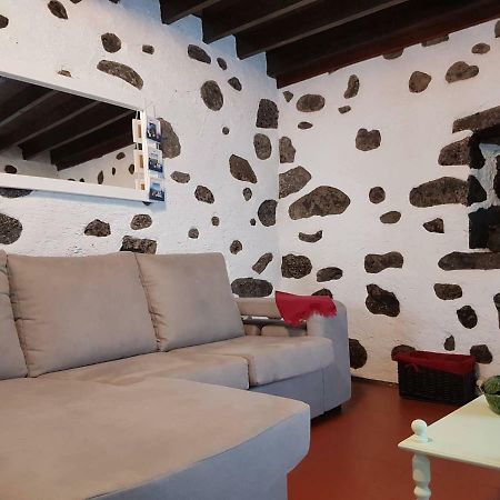 Join Our Relaxed House Near The Beach - Mosteiros موستيروس المظهر الخارجي الصورة