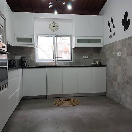 Join Our Relaxed House Near The Beach - Mosteiros موستيروس المظهر الخارجي الصورة