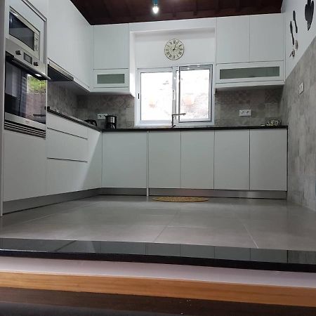 Join Our Relaxed House Near The Beach - Mosteiros موستيروس المظهر الخارجي الصورة