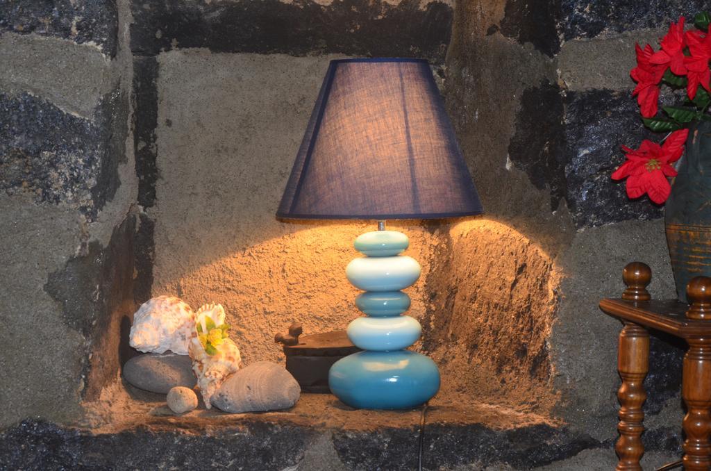 Join Our Relaxed House Near The Beach - Mosteiros موستيروس المظهر الخارجي الصورة