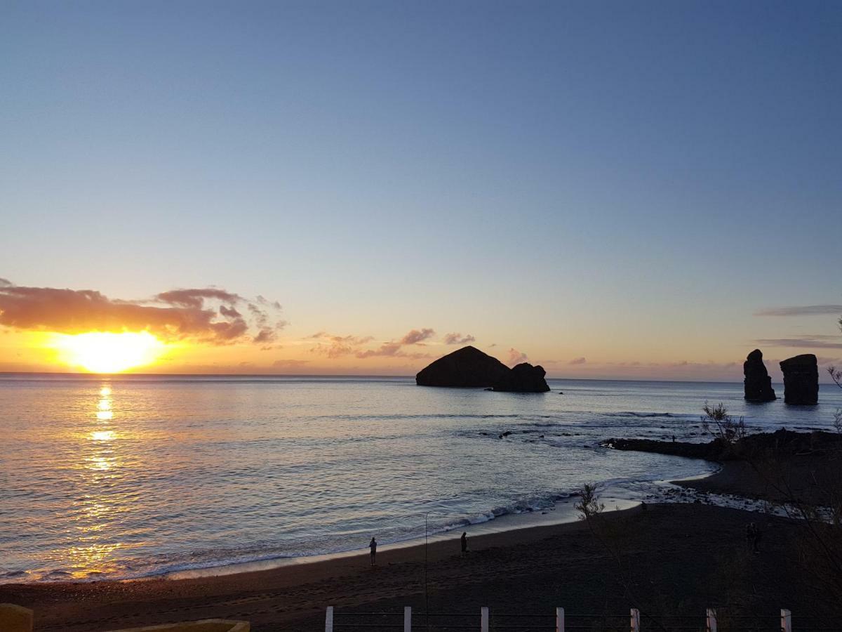 Join Our Relaxed House Near The Beach - Mosteiros موستيروس المظهر الخارجي الصورة