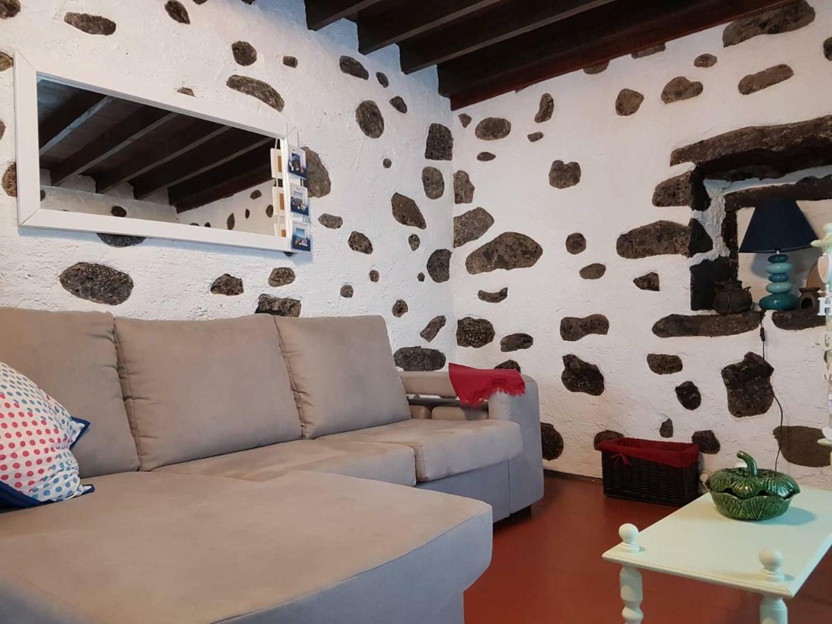 Join Our Relaxed House Near The Beach - Mosteiros موستيروس المظهر الخارجي الصورة